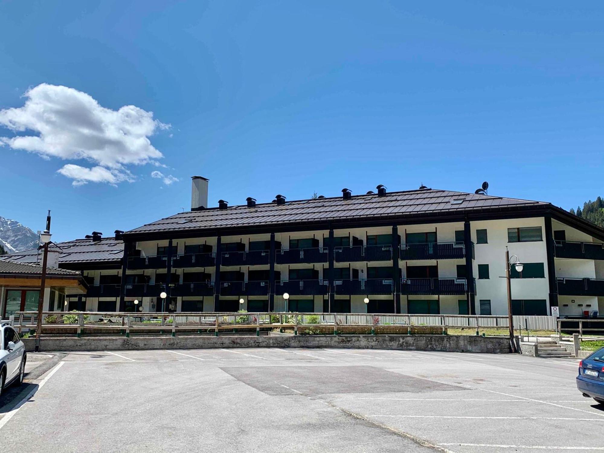 Bilocale Nardis 6 Apartment Madonna di Campiglio Exterior photo